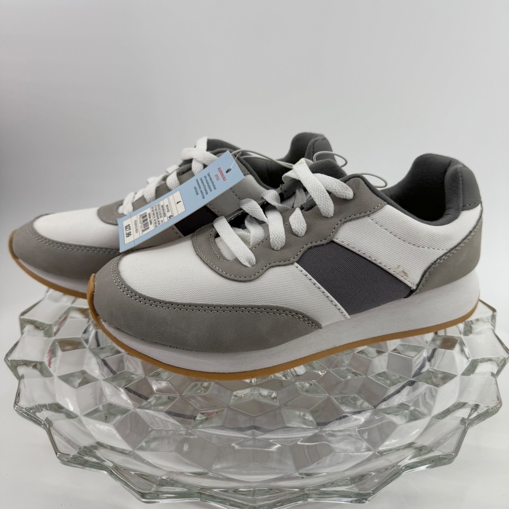 Cat & Jack Brock Kids Size 4 Gray White Athletic Sneakers Shoes New 093 04 0332